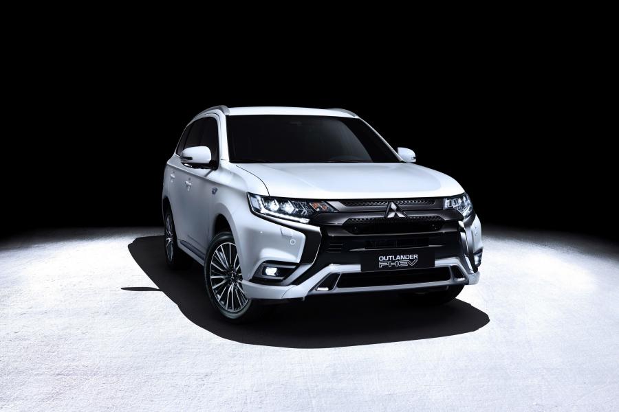  Mitsubishi Outlander PHEV 2018 года  (WW) (фото 9 из 43)